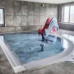 Comfortable With Pool And Sauna *