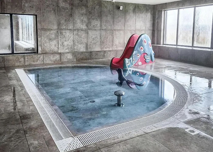 By Dziwna River With & Pool Daire *