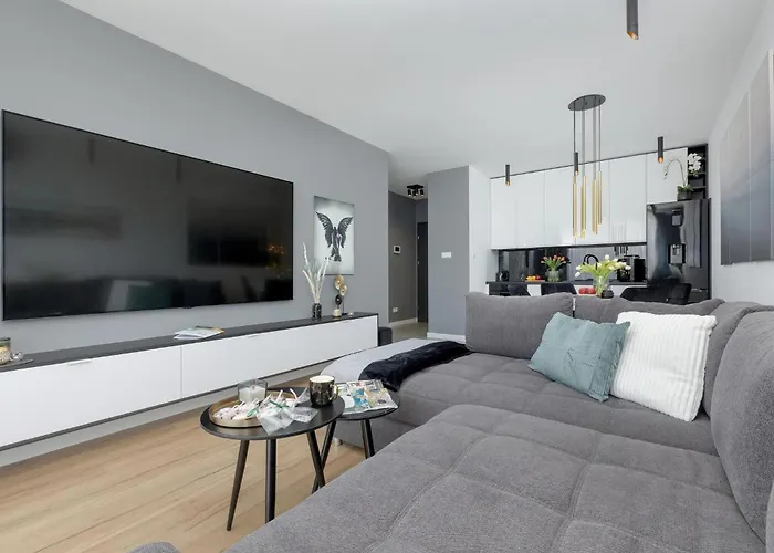 By Dziwna River With & Pool Daire *