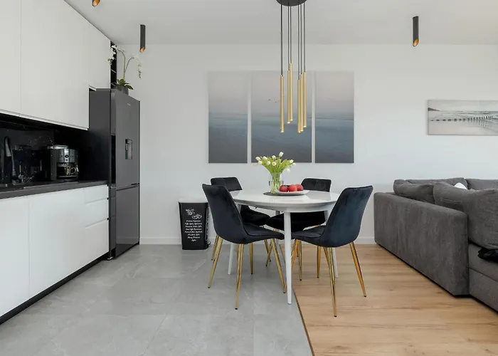 By Dziwna River With & Pool Daire Dziwnów